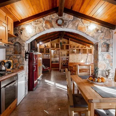 Stone House Anja 벨라루카