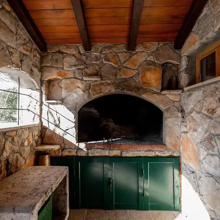 Stone House Anja *