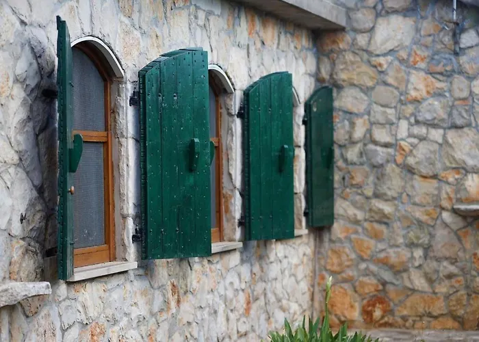 Stone House Anja Vela Luka