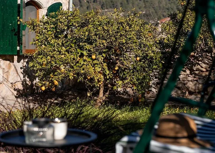 Stone House Anja Semesterbostad *