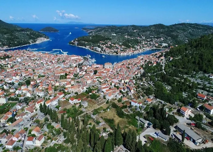 Semesterbostad Stone House Anja