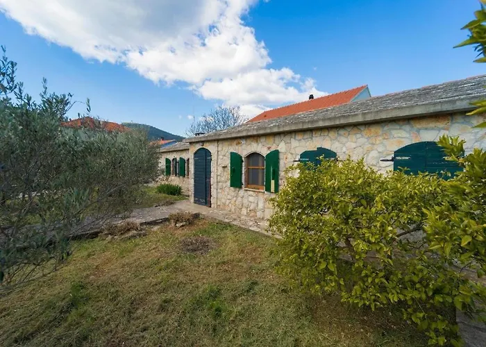 Semesterbostad Stone House Anja Vela Luka